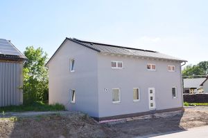 Mehrfamilienhaus mit 3 Wohneinheiten in Mitteldachstetten