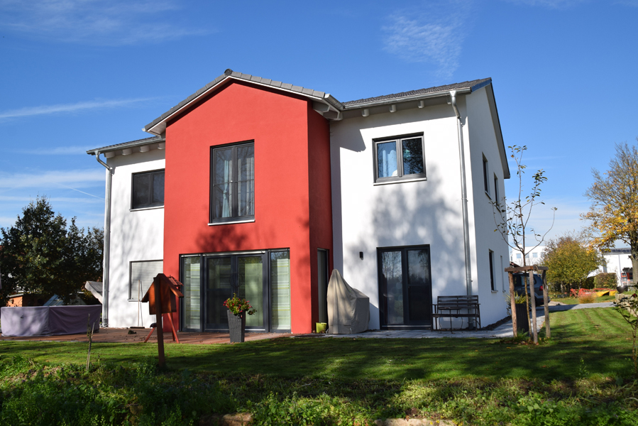 Einfamilienhaus mit Doppelgarage in Neunstetten
